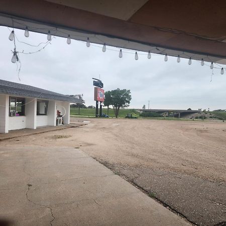 1St Inn By Oyo Quinter Hwy 70 Ks Εξωτερικό φωτογραφία